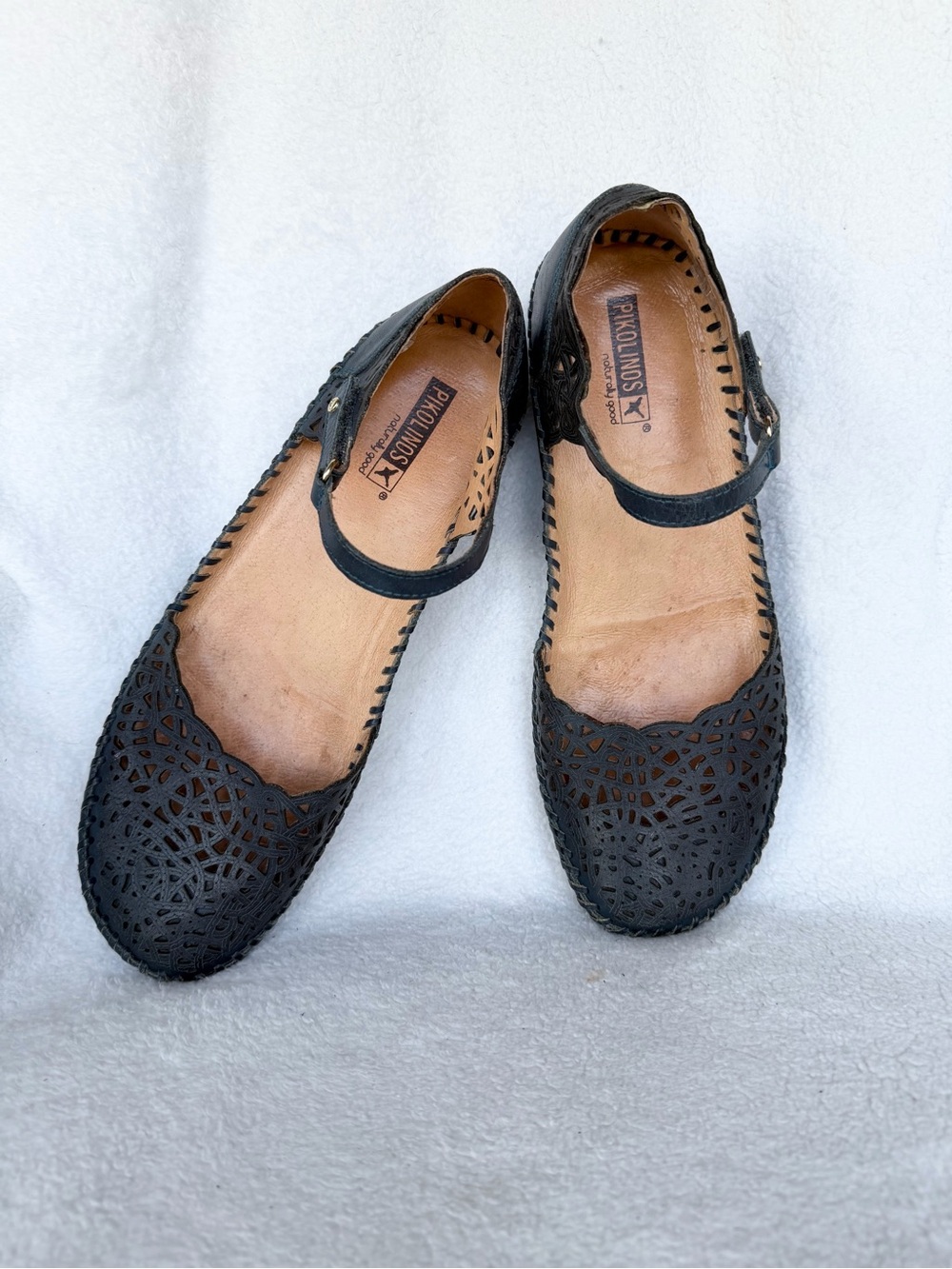 Pikolinos Puerto Vallarta Perforated Leather Mary Jane Flats Navy EU 40 / US 9.5